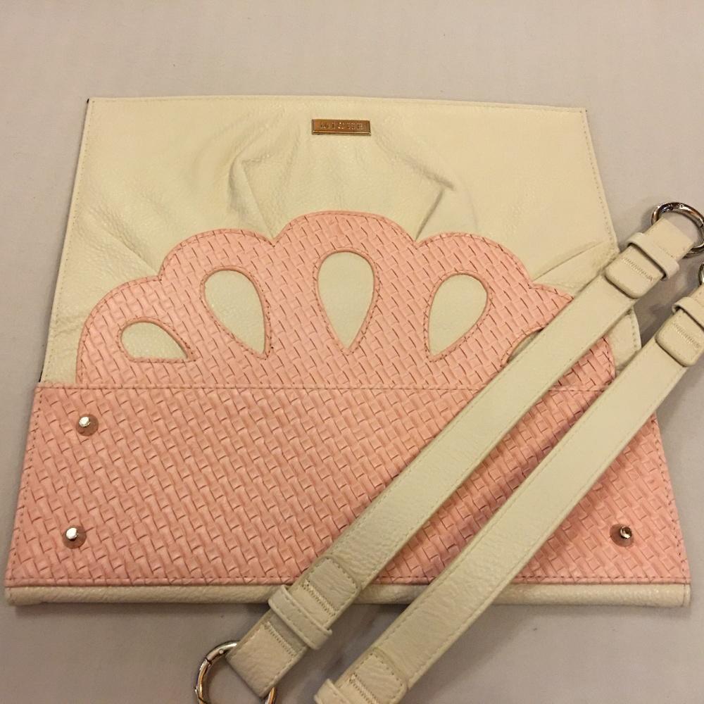 Virginia Miche Cover with White Straps